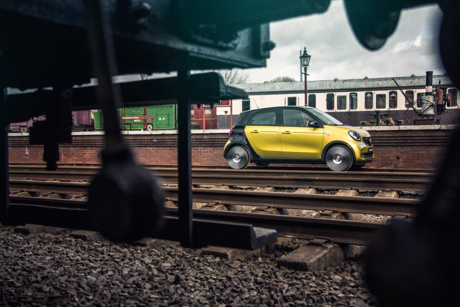  Smart ForRail Concept 2015 года  (фото 13 из 19)